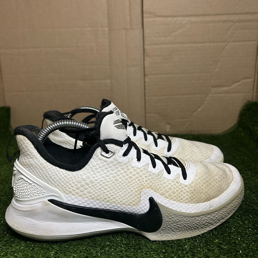 Size 7.5M- Nike Kobe Mamba Focus TB Men's Shoes White Gray Black